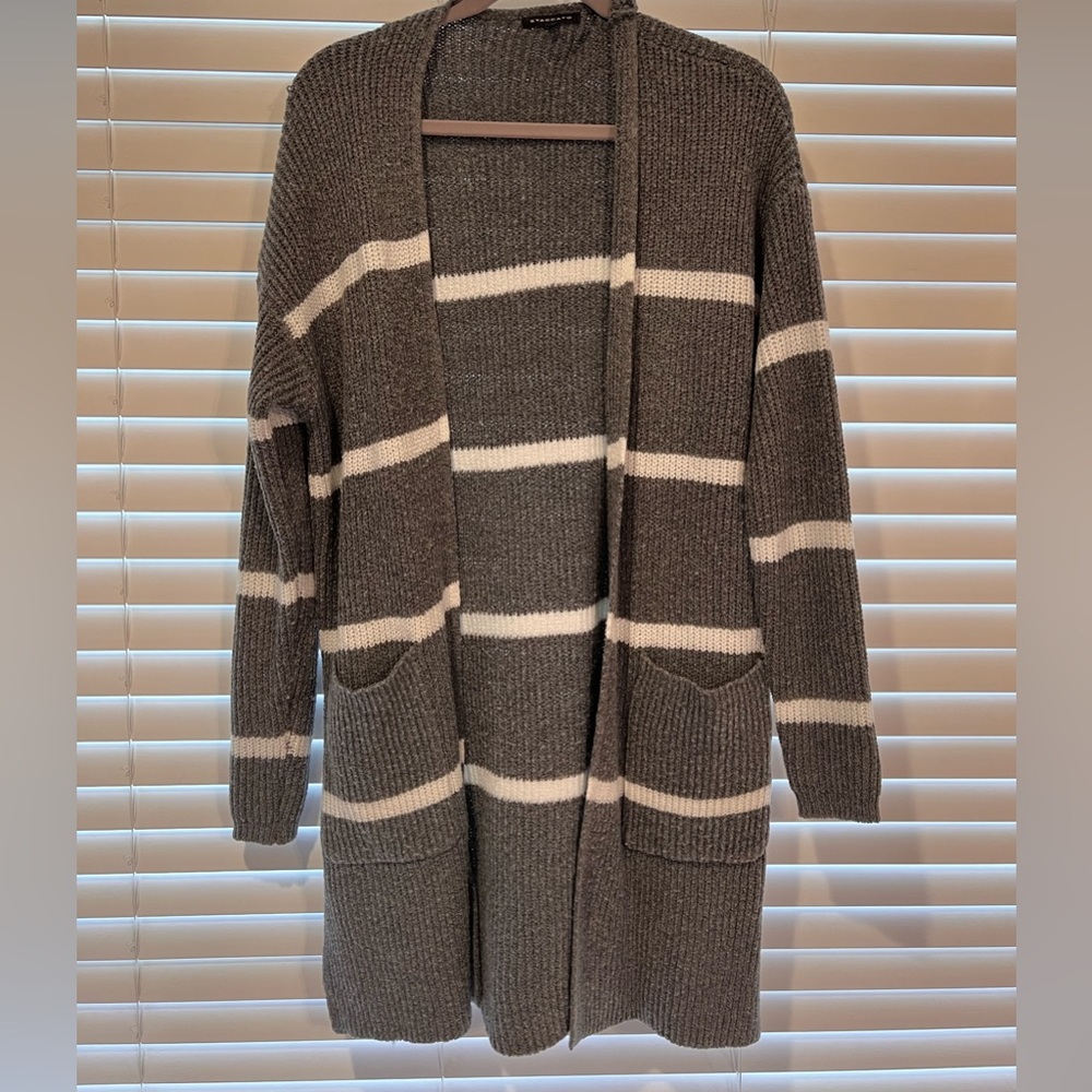 Super comfy grey and white sweater